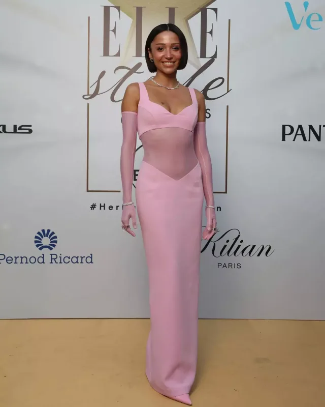 Qırmızı xalıda dəb yarışı