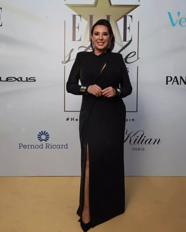 Qırmızı xalıda dəb yarışı