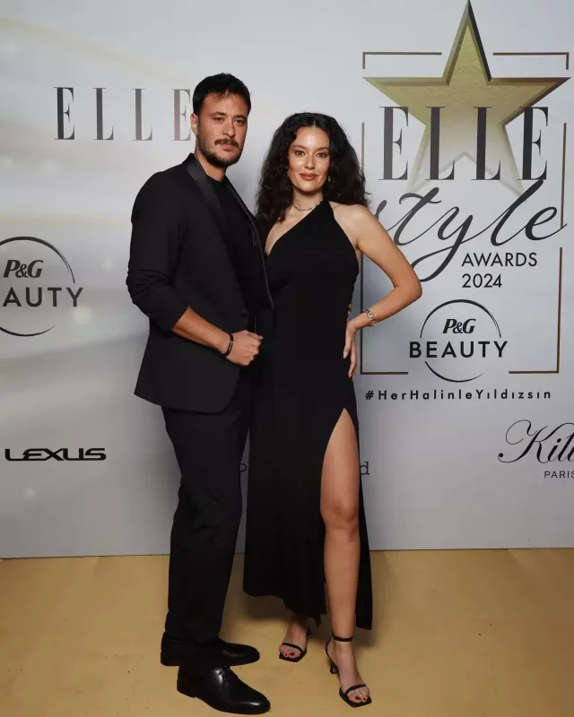 Qırmızı xalıda dəb yarışı