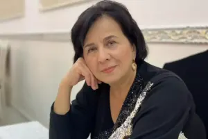 “Oğlanın fikri dərsdə yox, qızın baldırında qalır”