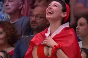 Matçda dekolte problemi - Video