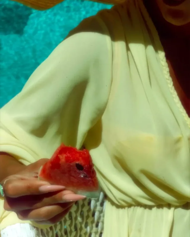 Röya Ayxanın istirahət fotoları...