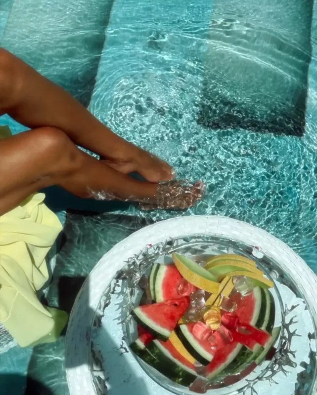 Röya Ayxanın istirahət fotoları...