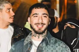 Türk reperə alışqan atdılar