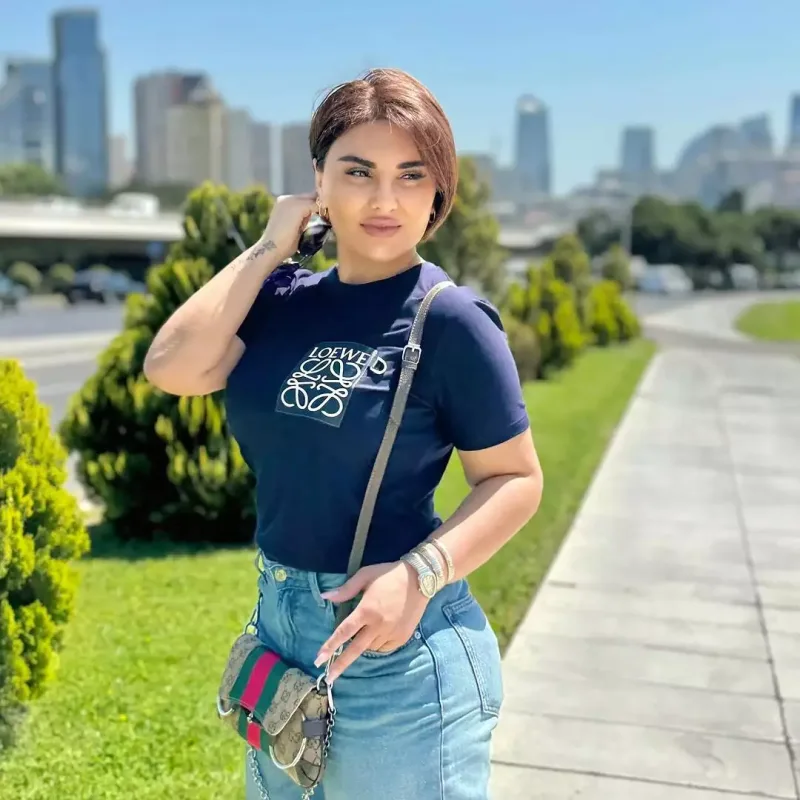 Şəbnəm imicini dəyişdi