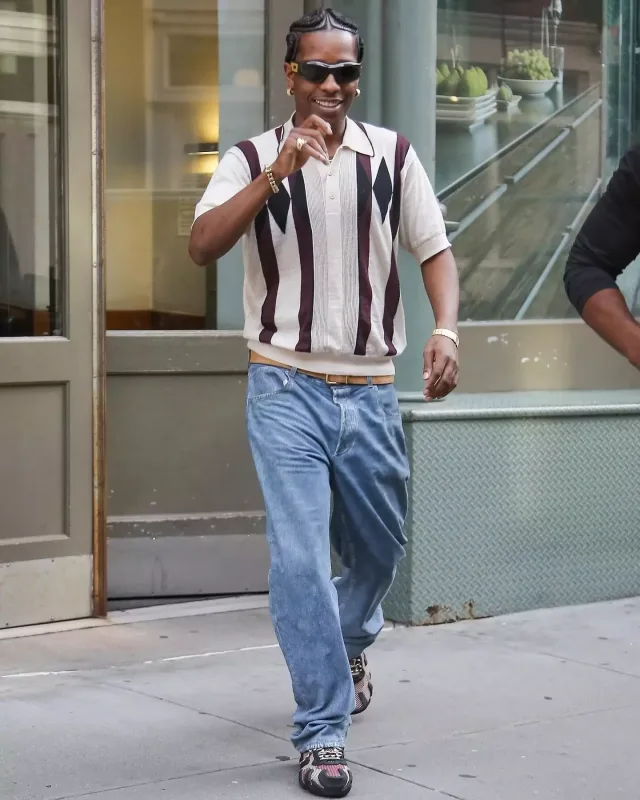 “Təqaüddəyəm” - Rihanna alış-verişdə