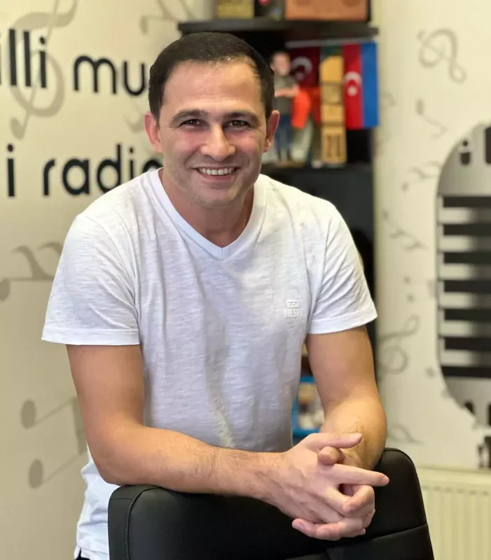 Nazir ona maddi dəstək göstərən müəllimini tapdı!