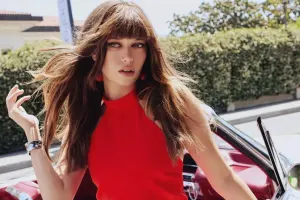 Afra fərqli tərzdə