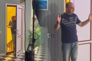 Nicatı çəkilişdə təbrik etdilər