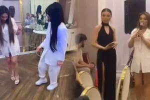 Türkan qısa geyimi ilə diqqət çəkdi