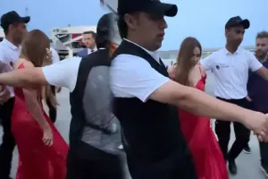 Nigar Camalı mühafizəçilər belə qorudular