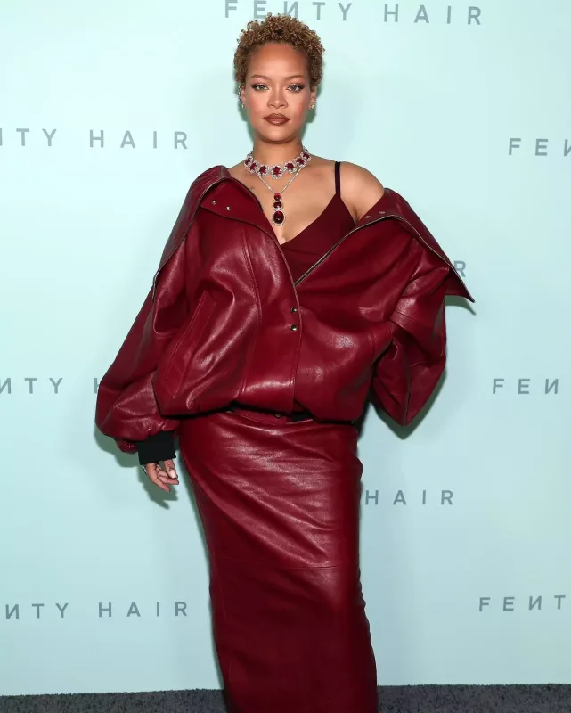 Rihanna yeni brendinin təqdimatında