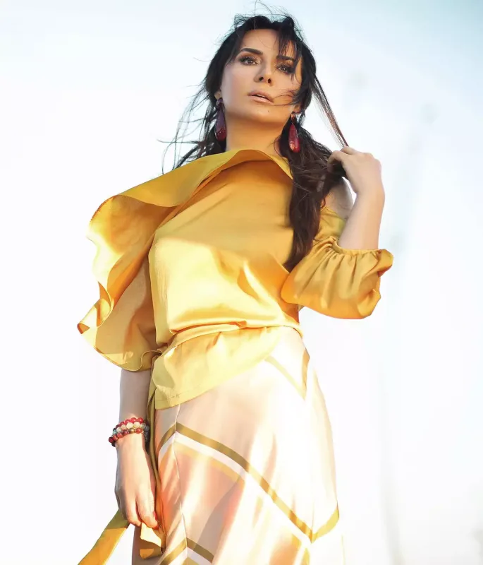 Aparıcının gülüşünü tənqid etdi