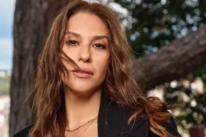 “Kişi kimi kişilərə həsrət qalmışam”