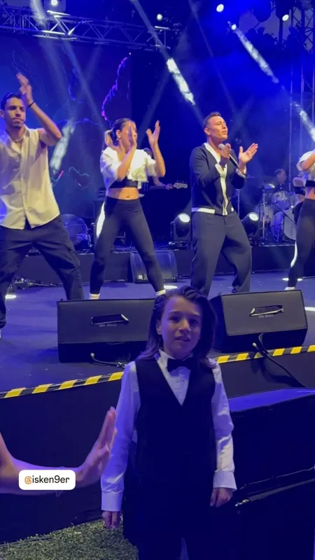 Mustafa Sandal Safuranın oğlunun məzuniyyətində!