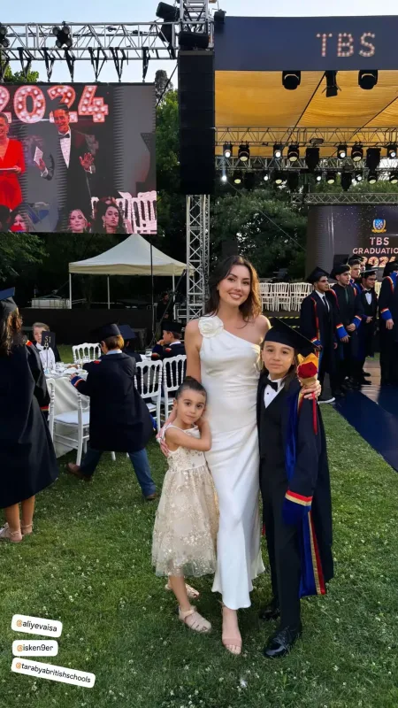 Mustafa Sandal Safuranın oğlunun məzuniyyətində!