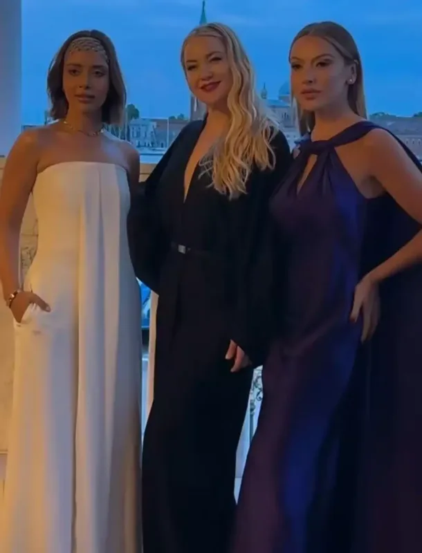 Hadise Hollivud ulduzu ilə