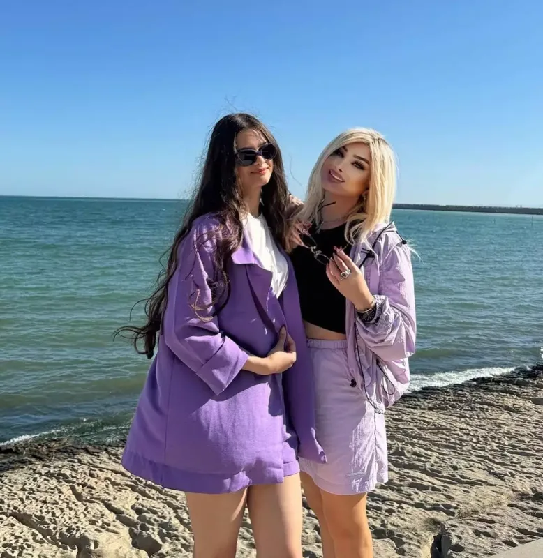 Məleykə Əsədova qızı ilə