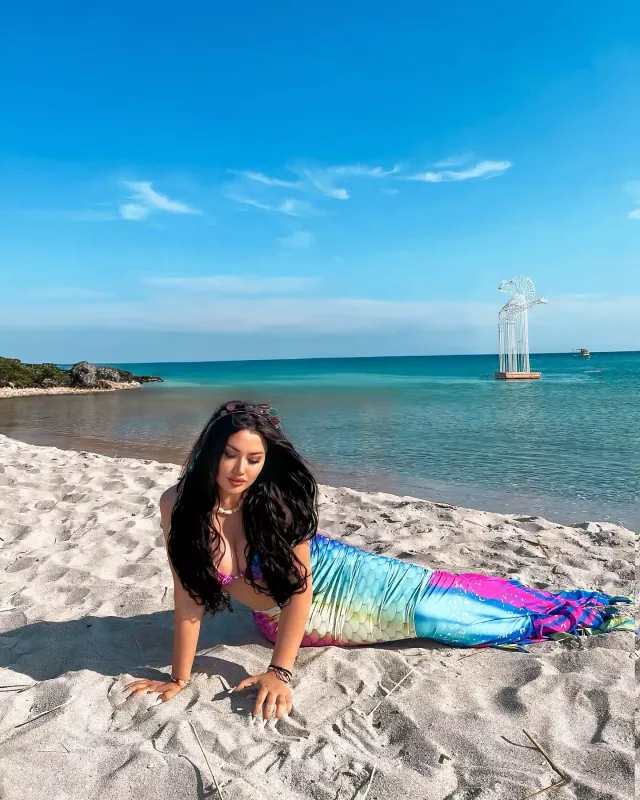 Aysel su pərisi obrazında