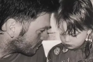 Kıvanç oğlunun üzünü göstərdi