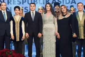 Xalq artistləri nazirlərlə bir arada