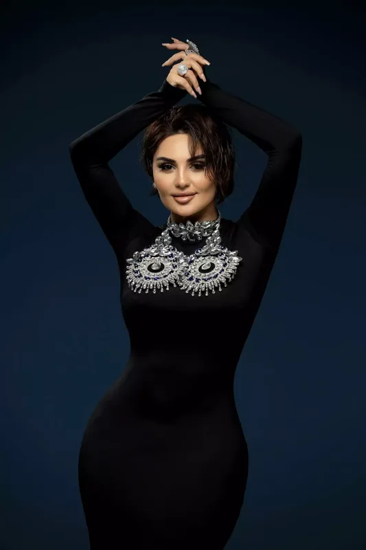 Şəbnəmdən fərqli fotolar