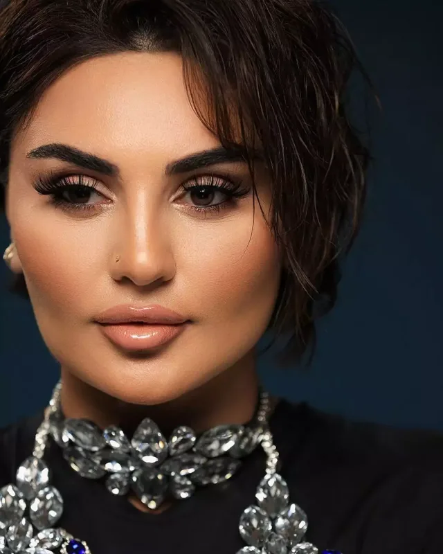 Şəbnəmdən fərqli fotolar