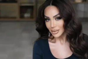 Oğlu ilə hava limanında!