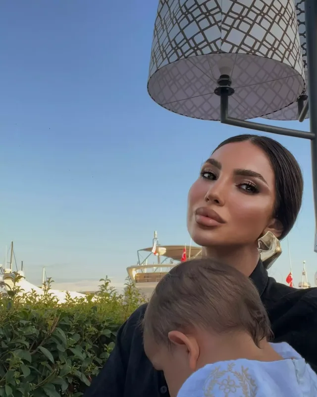 Pərvin ailəsi ilə Bodrumda