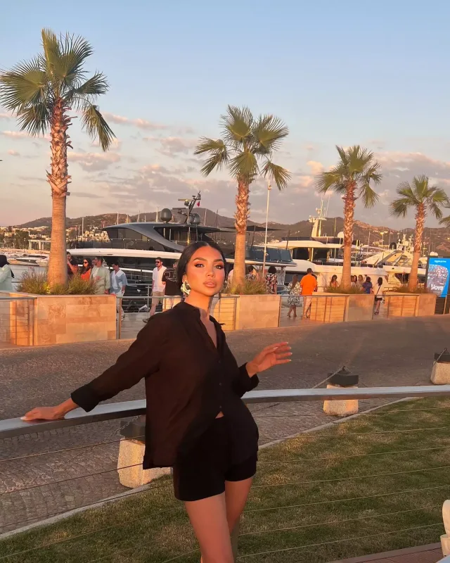 Pərvin ailəsi ilə Bodrumda