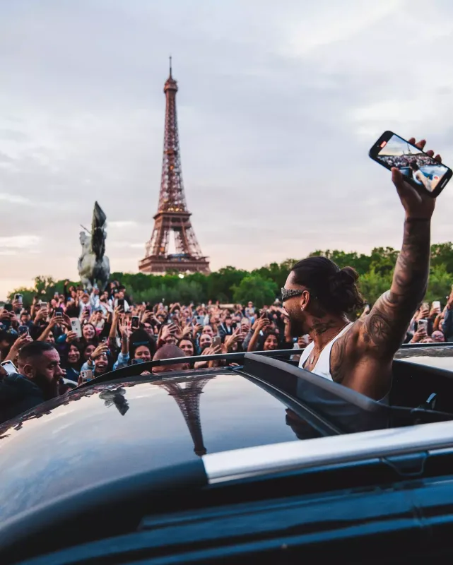 Maluma üçün Parisdə izdiham