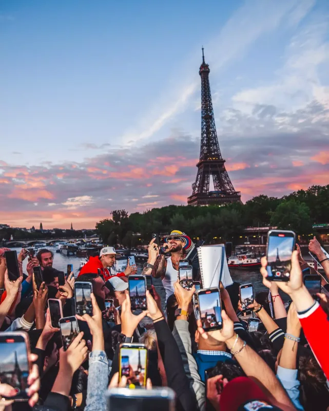 Maluma üçün Parisdə izdiham