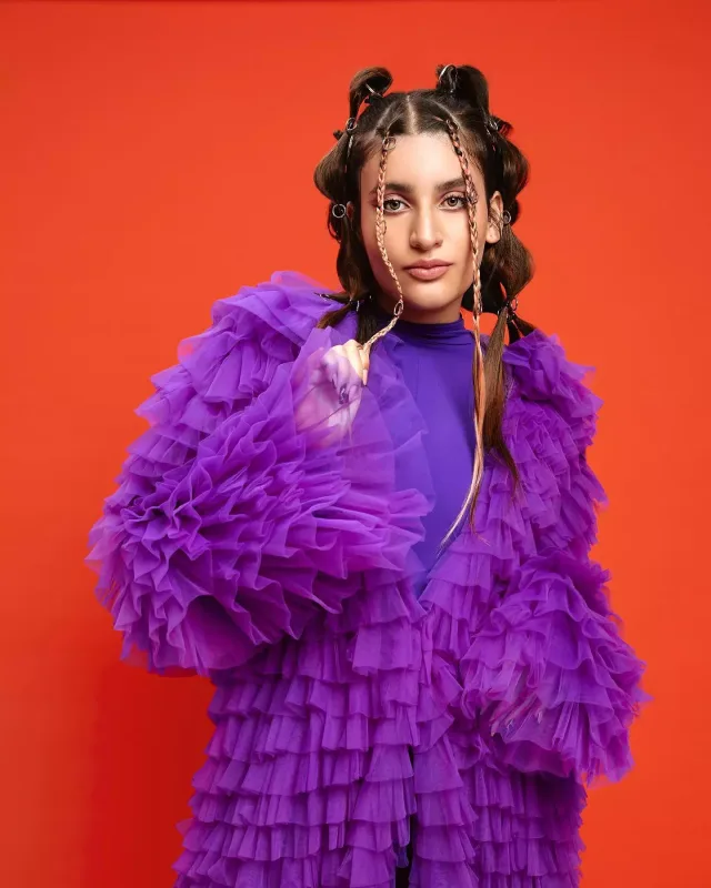 Rəqsanə kiçik qızıyla duet oxudu