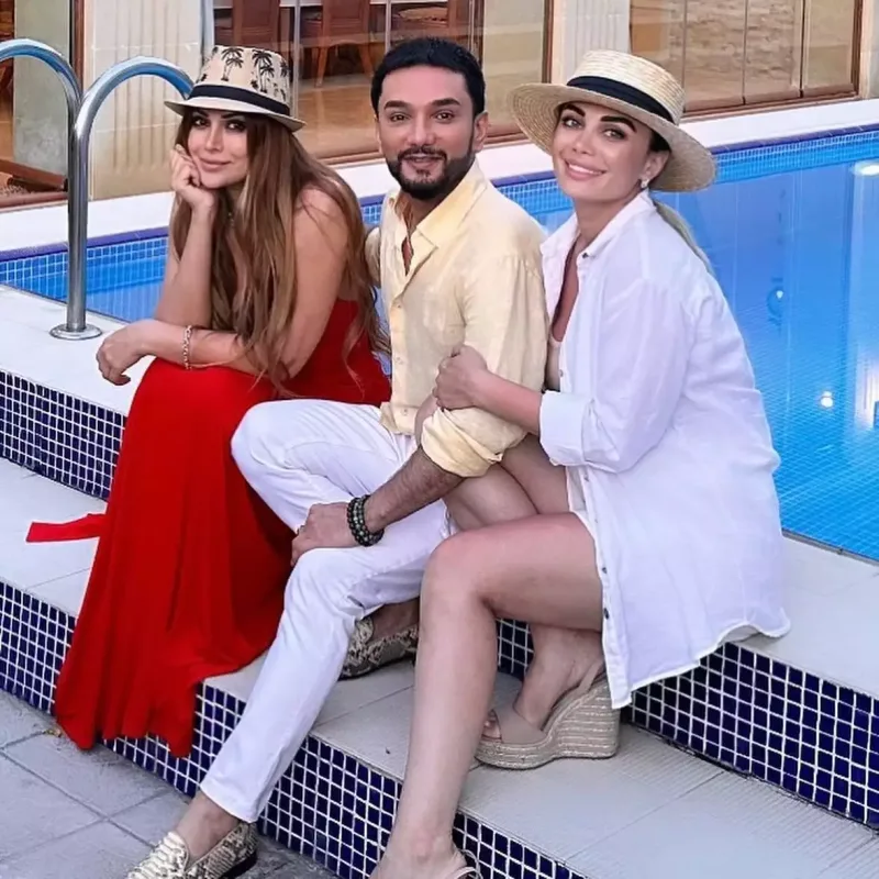 Faiqlə Dilarə Nigarın bağ evində!