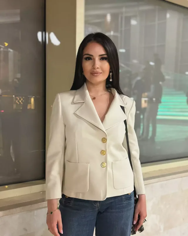 Aysel instaqram aktivliyini artırdı...