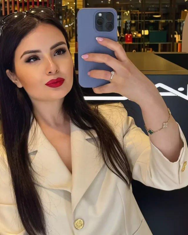 Aysel instaqram aktivliyini artırdı...