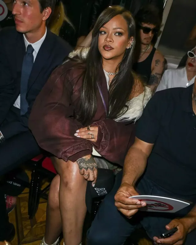 Rihanna Parisdə…