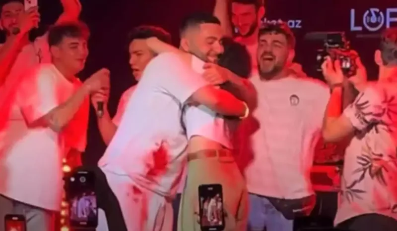 Azərbaycanlı reperdən səhnədə evlilik təklifi