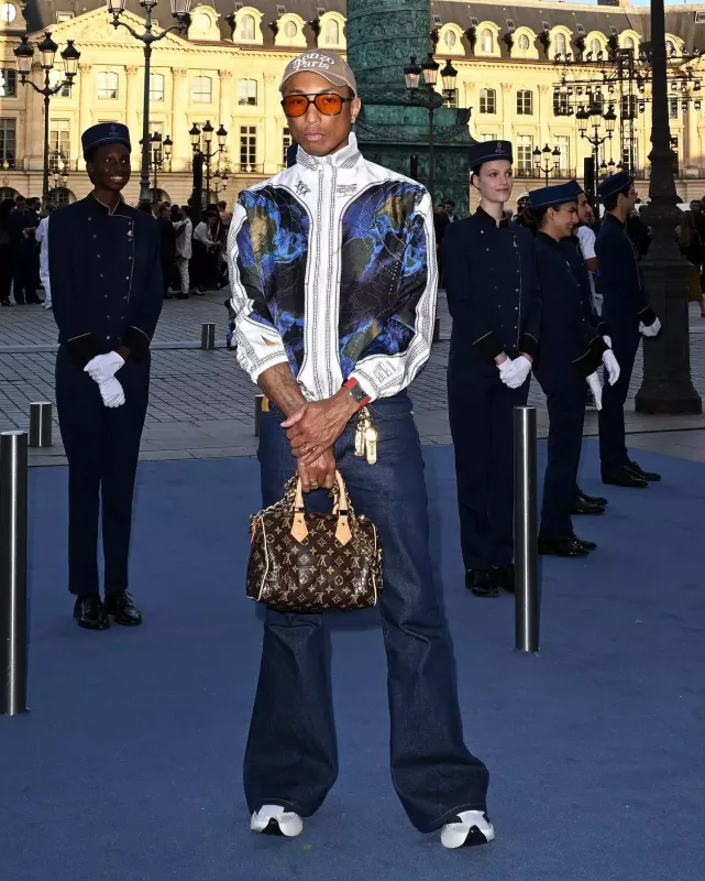 Parisdə dəb yarışı...