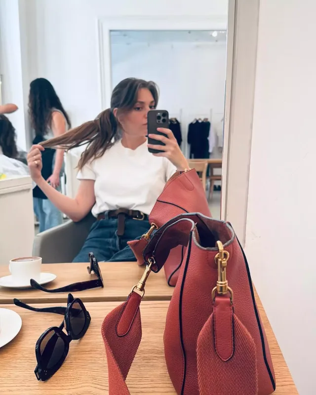 Aslı imicini dəyişdi