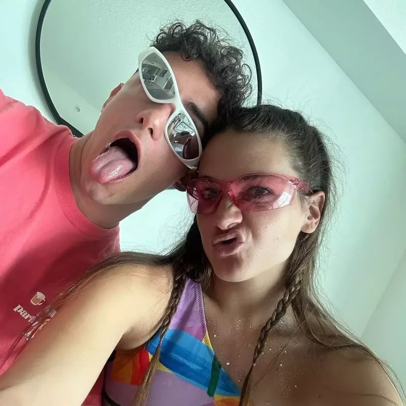 “Survivor”ın çempionu nişanlandı