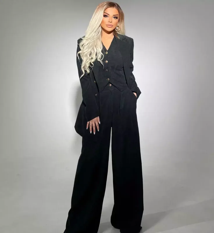 Fəxri onları tanımadı...