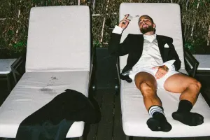 Yarımçıq kostyum və alt paltarı