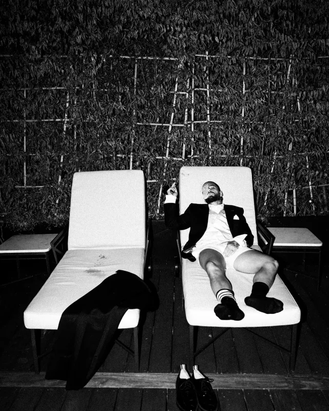 Yarımçıq kostyum və alt paltarı