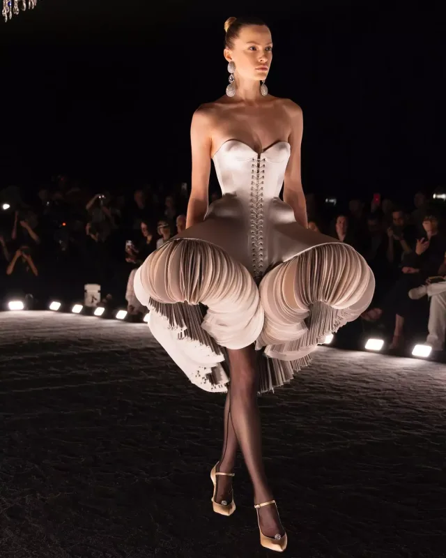 “Schiaparelli”dən möhtəşəm kolleksiya!