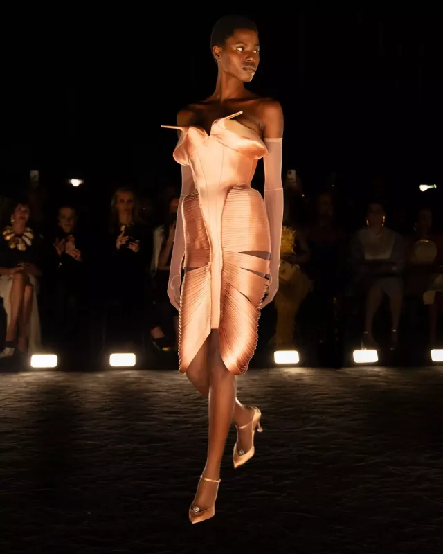 “Schiaparelli”dən möhtəşəm kolleksiya!