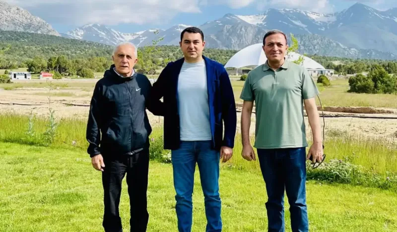 Mədəniyyət Naziri Xalq artistləri ilə