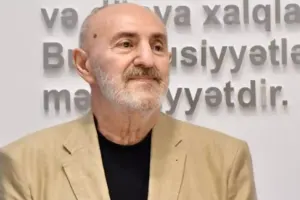 Akif İslamzadə nə demək istəyib?