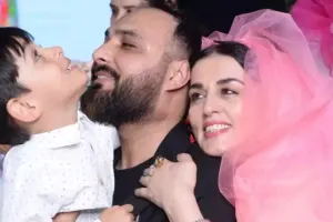 Elza oğlunu təbrik etdi