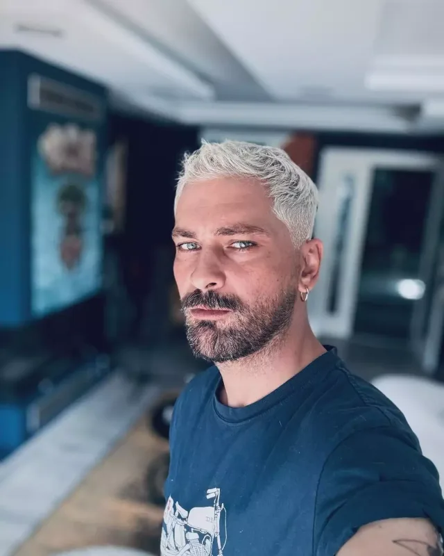 Yeni stili bəyənilmədi